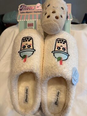 Moon Cake Cream Plush Slippers with Cute Boba Embroidery with keychain